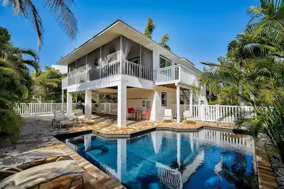 Image de Beach House w/ pool  on the north end of Ami