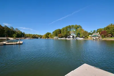Image de Lakefront Retreat – Perfect for Relaxation & Remote Work
