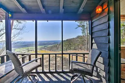 Image de Secluded Ridgetop Hideaway w/ Valley Views!