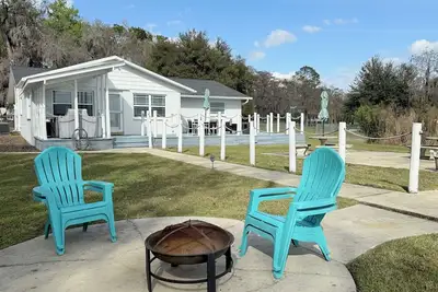 Image de Lovely, Quaint Home on the Beautiful 822 Acre Hampton Lake