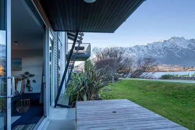 Image de Villa Mantra, Free Parking, Ac, Direct Lake Access