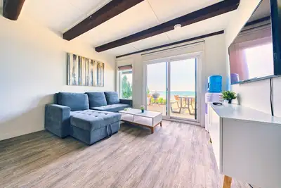 Image de Suite 210: Beautiful 3-Bedroom Beachfront Townhouse