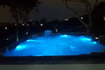 Image de Jacuzzi Home near Fiesta Texas SeaWorld and Lackland Afb