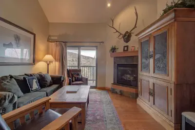 Image de Top-Floor 3br + Loft Condo at Timber Run – Sleeps 10, Walk to Slopes!