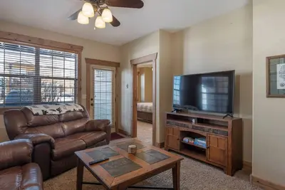 Image de 3 Br First Level Condo - Bj #3