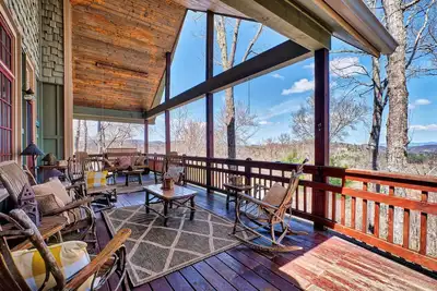 Image de Come Stay at Bear Necessities That Offers Everything You Need For a Great Vacation!