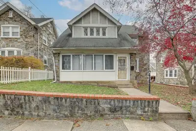 Image de 8 Mi to Liberty Bell! Spacious & Charming Home