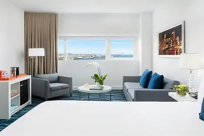 Image de Minutes from Downtown Miami! 2 Great Units, On-Site Bar!