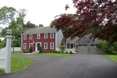 Image de \"The Meadow\", a Stylish and Welcoming Home only 1 Mile from Nauset Beach