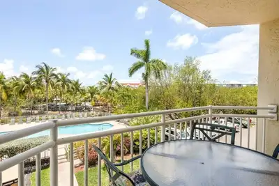 Image de Balcony, Pool, & Pet Friendly - St. Martin Suite
