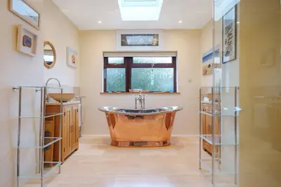 Image de Luxury detached house with private garden and parking in town centre of St Ives