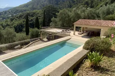 Image de Belle Villa au calme. Vue panoramique exceptionnelle et magnifique piscine!