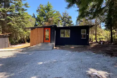 Image de The Black Cabin, spacious, secluded and tranquil.