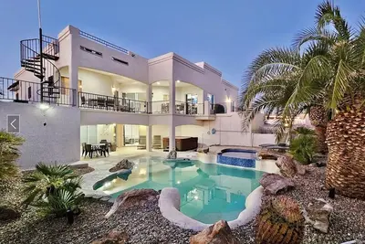 Image de Casa Lago Sleeps 16 Lake View - Heated Pool - Spa - Rooftop Deck - Pet Friendly