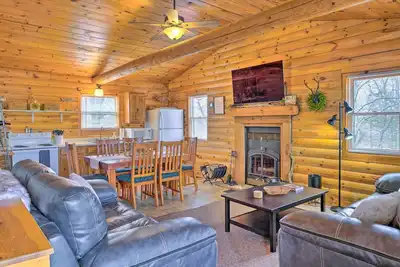 Image de Cabin Retreat on Table Rock Lake w\/ Fire Pit!