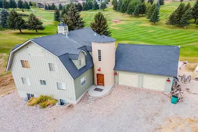 Image de Massive Cabin w/ Game Room, 1 Mi to Bear Lake
