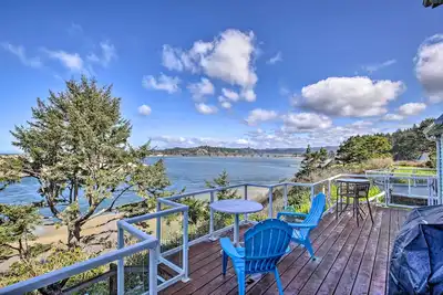Image de Waldport Beach House w/ Loft, Grill & Ocean Views!
