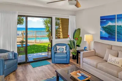 Image de Hawaiian-inspired condo with ocean and pool views