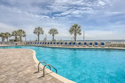 Image de 2 Mi to Barefoot Landing: Beachfront Resort Studio