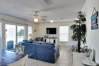 Image de Gulf Island #521 | 3bd/2ba | Pool, Grills + Across from Beach