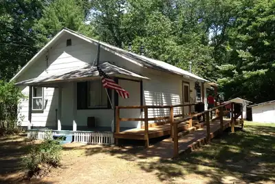 Image de Three bedroom one bath home and 3 1\/2 wooded acres