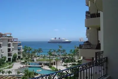 Image de Ocean view, swim-up bar, private balcony-Paradise!