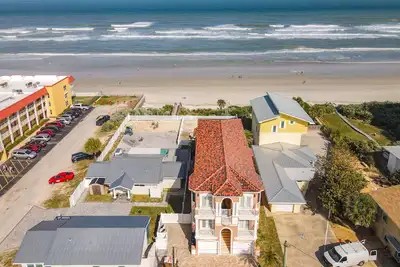 Image de Hip Nautic ~ Luxury Beachfront Beach Home with Pool - Car Free Beach - 4071h