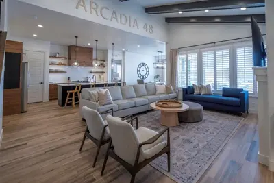 Image de Arcadia 48 | Pinball * Sleeps 25 * Ping Pong