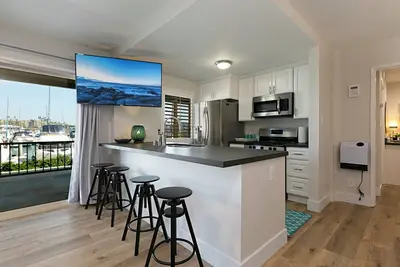 Image de 106b New Renovation! Huge Patio with Harbor View