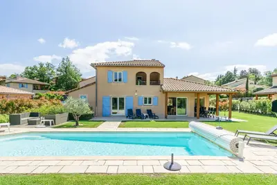 Image de Villa de luxe en Ardèche | Villa Ensoleillee | 5 chambres | Piscine privée | Parfait pour les famill