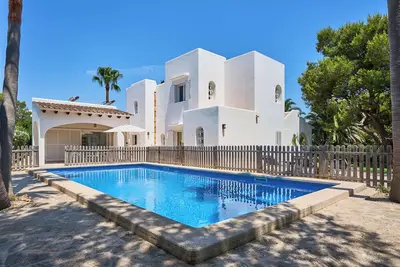 Villa Nahe Cala Esmeralda mit Privatem Pool Kindersicher Abgrenzbar, Wifi, Aacc