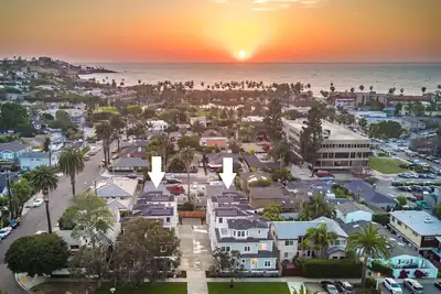 Image de Two 3-story Houses * Walk to Ocean * 6 Parking