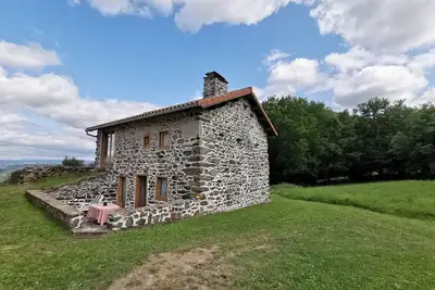 Image de Charmante maison dans les gorges de la Loire avec terrasses et poêle à bois