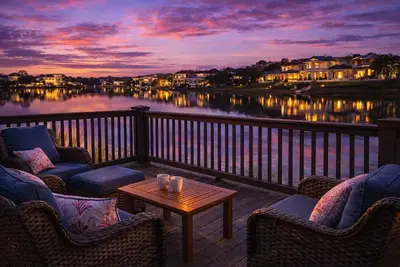 Image de Waterfront Fave! Pool, Easy 3min walk to Beach/Dining, Ez Parking