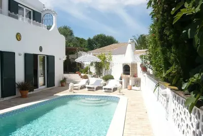 Image de Villa Sorriso - belle villa dans un quartier calme, avec piscine et vue mer