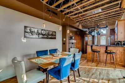 Image de Old Town Loft Oasis with Amazing Rooftop Deck!