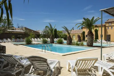 Image de Maison de vacances cosy avec piscine à Arles