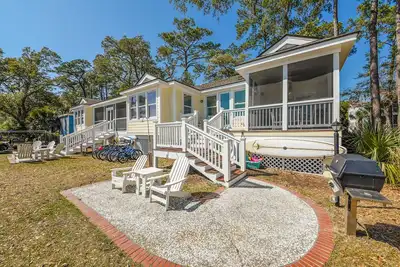 Image de Beachin It Oceanfront! sleeps 20 Cart included with booking