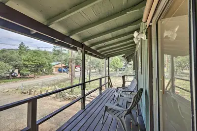Image de Direct Trail Access & Deck: Bright Pine Cabin!
