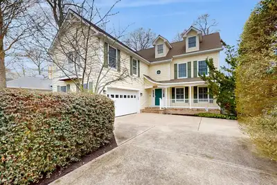 Image de Salt Pond house with W/D, pools, & hot tub - near beach & dining