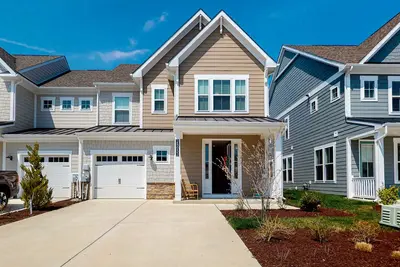 Image de Bayside Resort Townhouse w/Shared Hot Tub & Pool, Free WiFi, Ac, Private W/D