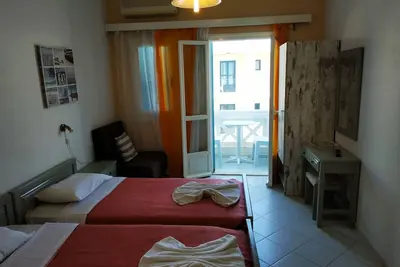 Renia Studios Studio Standard avec vue sur la piscine