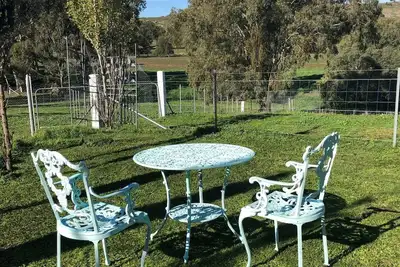 Image de Charming Century Old Country Cottage with a touch of French elegance.