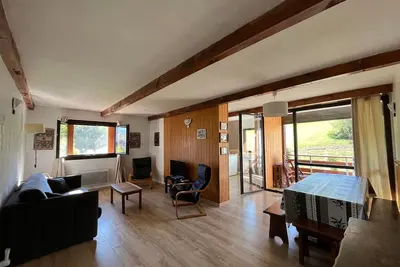 Image de Appartement T2 face aux pistes avec terrasse, 9 couchages, proche commerces et piscine