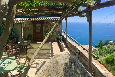 Image de La terrazza sul mare, Vista Mare Sulla Costiera Amalfitana, Amalfi, Trekking