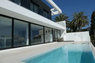 Image de Villa Nobra avec piscine chauffée, jacuzzi et vues fantastiques