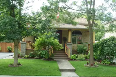 Image de Hathaways Cottage. . . A Stratford Bed & Breakfast