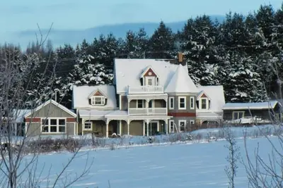 Image de Miel et Terre-Chalet en nature pour jusqu'à 15 personnes