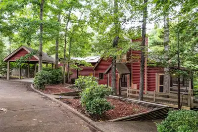 Image de Twood Cabin Retreat (3900+ Sq Ft & 5 Min to Town)