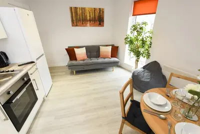 Image de The Eaton, Barall Court